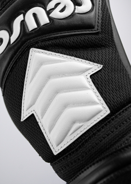 Reusch Legacy Arrow Silver 5370204 7700 black 3.jp