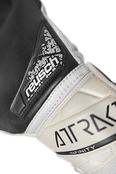 Reusch Attrakt Infinity NC 5470026 1101 white blac