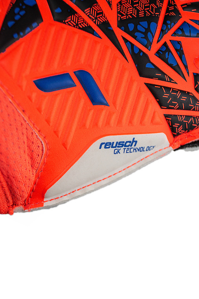 Reusch Attrakt Solid 5470515 2210 2210 3.jpg