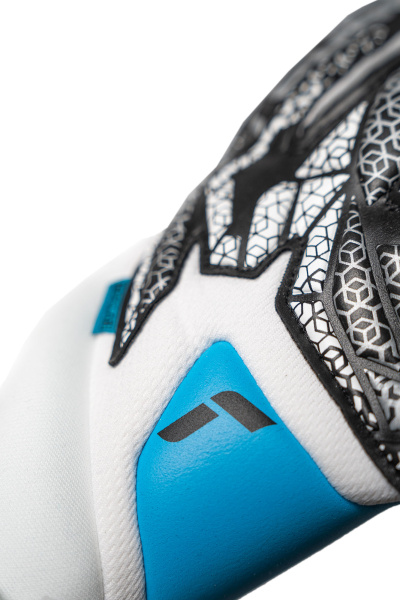 Reusch Attrakt Aqua Evolution 5570455 1126 white b