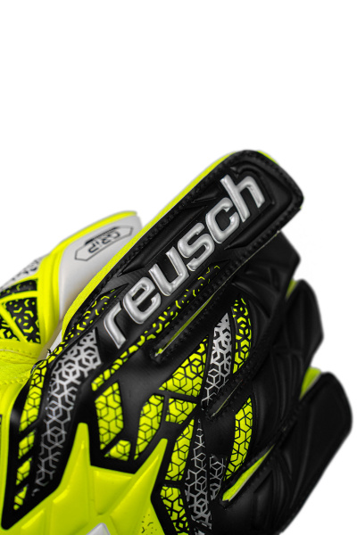 Reusch Attrakt Grip 5570815 2014 2014 2.jpg