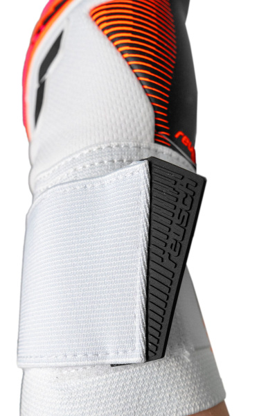 Reusch Attrakt Freegel Gold X 5670935 1083 white 4