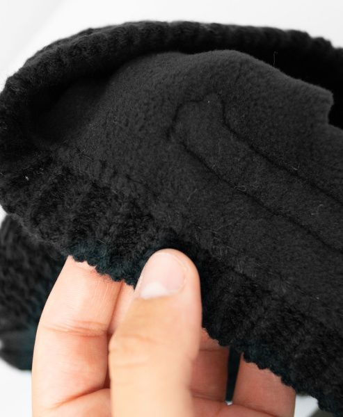 Reusch Aron Beanie 6180002 7700 black 3.jpg