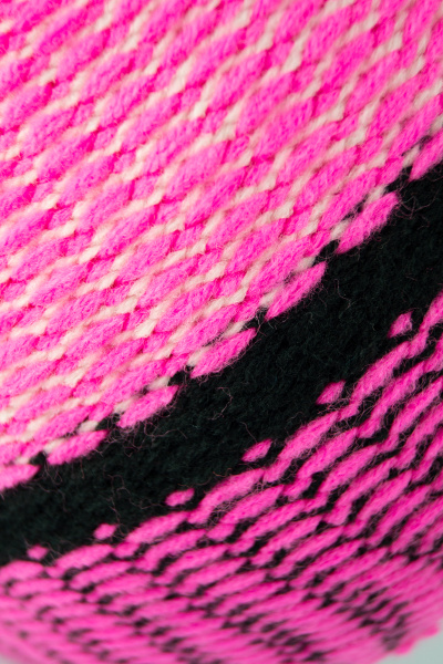 Reusch Noah Beanie  6180035 3342 white pink 2.jpg